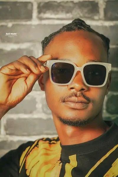 M Right ft Kachokwe bwoy Munguya